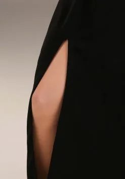 Fun Costumes Cruella De Vil Stole Costume For Women From Disney’s 101 Dalmatians -Disney Costumes Sales womens prestige cruella de vil stole costume alt 7